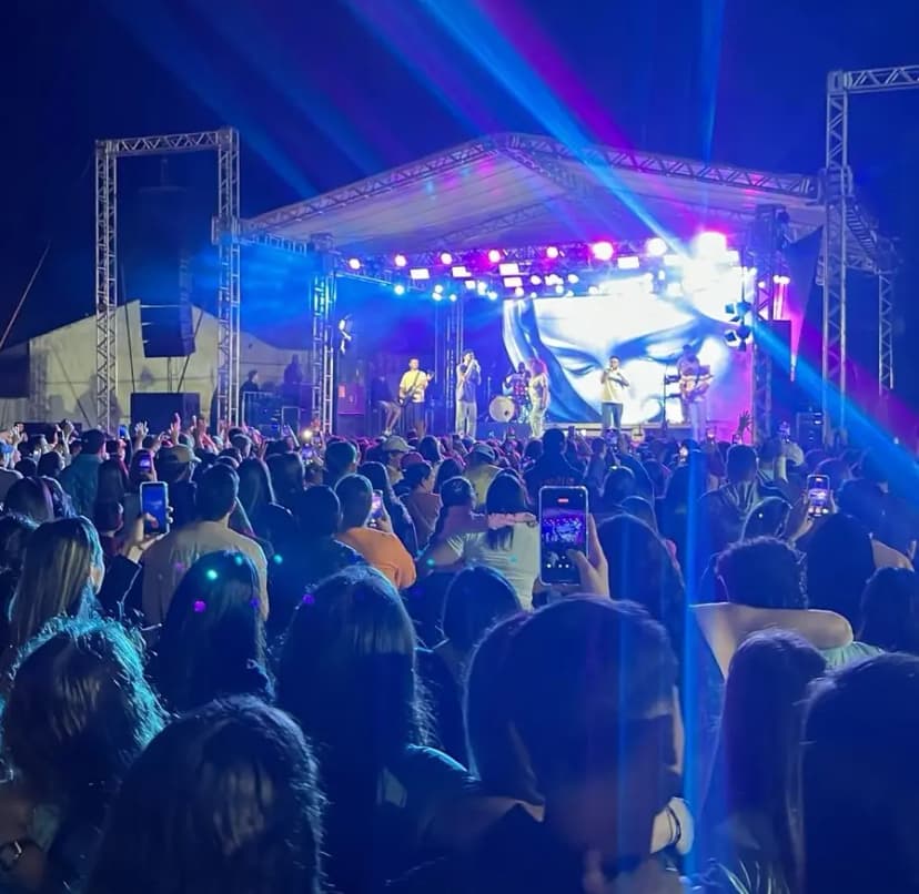 Banda Colo de Deus reúne multidão na 69ª Festa da Padroeira em Sidrolândia